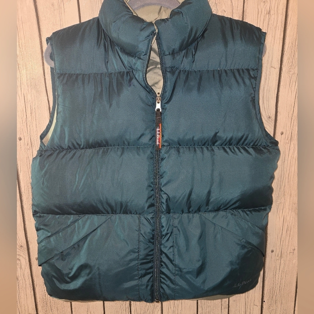 L.L. Bean Women’s Medium Reversible Goose Down Puffer Vest Teal Green - Picture 1 of 9